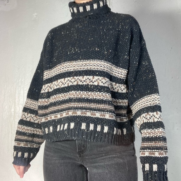 525 America Sweaters - Chunky Knit Dark Gray Abstract Nordic Cropped Turtleneck Sweater